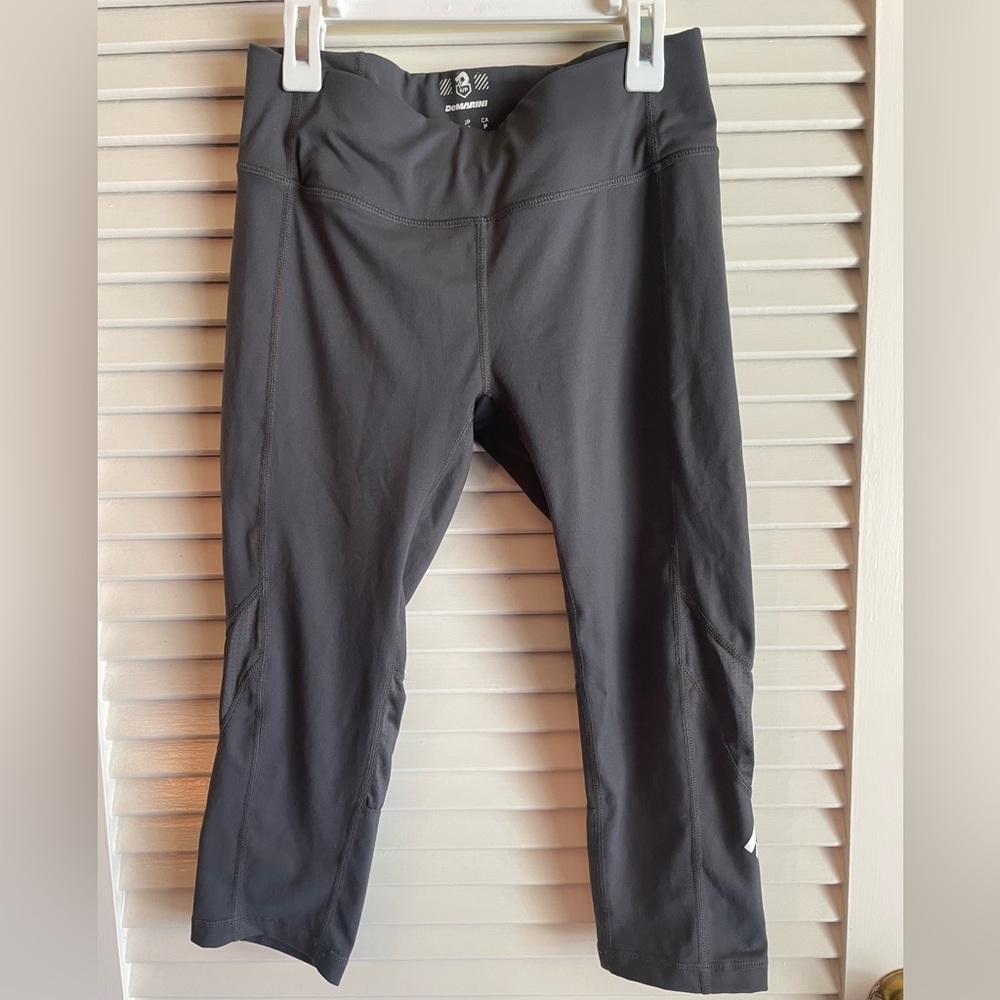 Women’s Small DeMarini capri leggings with a small pocket in waistband